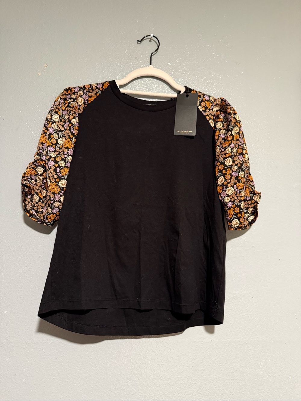 NWT Scotch & soda Black Short Sleeve Top with Floral Puff Sleeves size XS